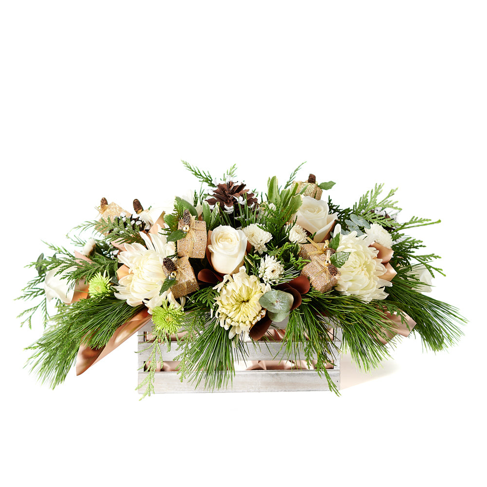 Christmas Roses Flower Basket – how the gift is presented