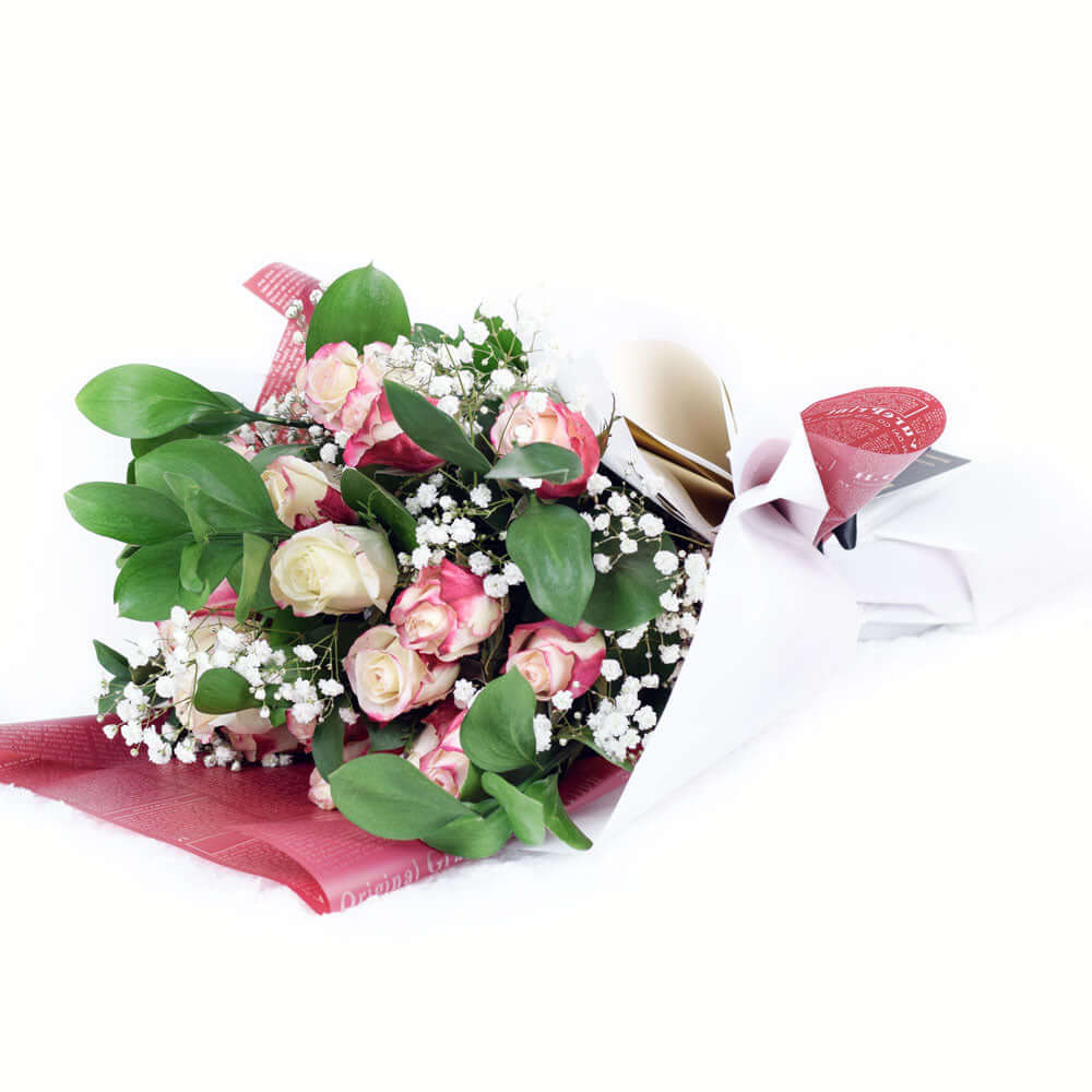 Premium White and Pink Ombre Rose Floral Wrap Bouquet – how the gift is presented