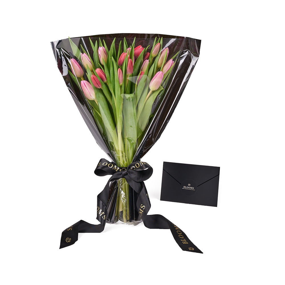 Elegant Tulip Bouquet Box for Valentine's Day – how the gift is presented