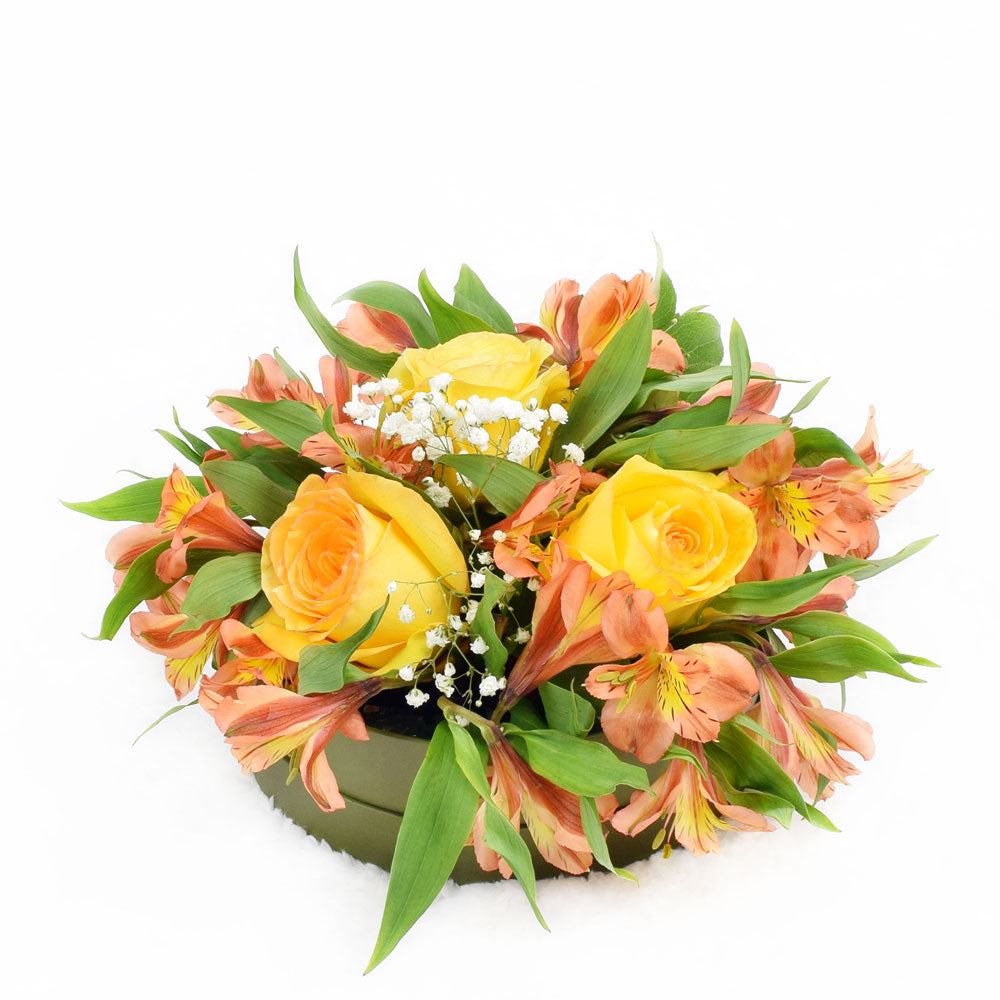 Yellow Rose Hat Box – how the gift is presented