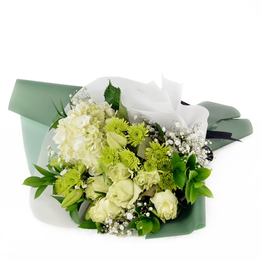 Luxury Mixed Bouquet with Roses, Lilies, and Hydrangea – how the gift is presented