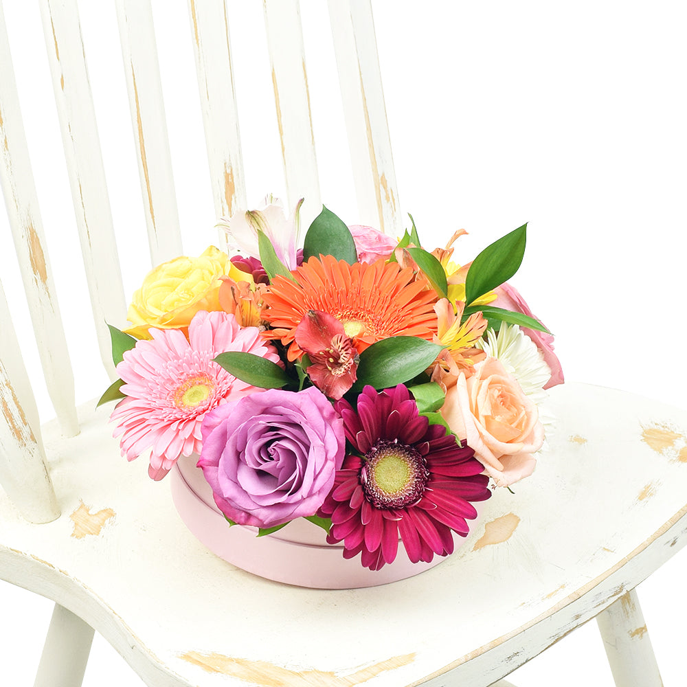 Mixed Flowers Hat Box – how the gift is presented