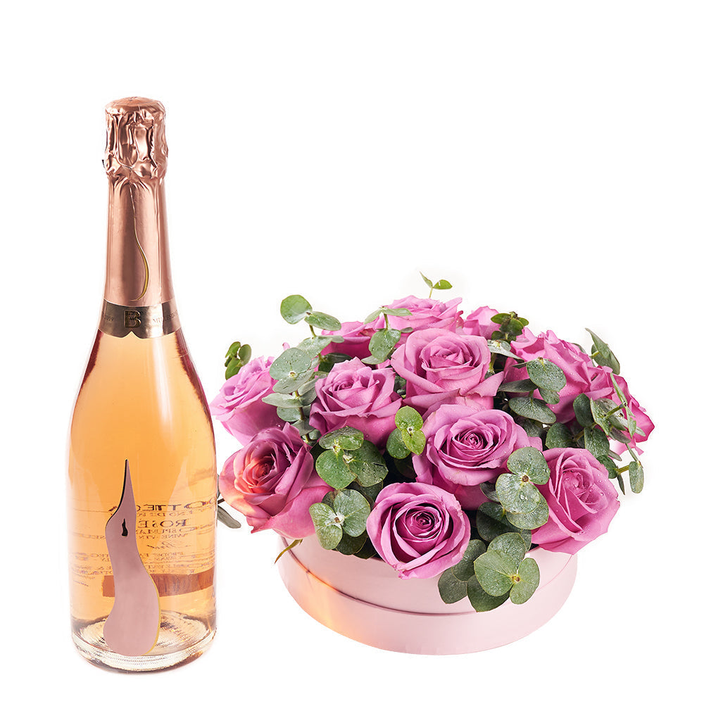 Sparkling Wine Floral Arrangement Gift – how the gift is presented