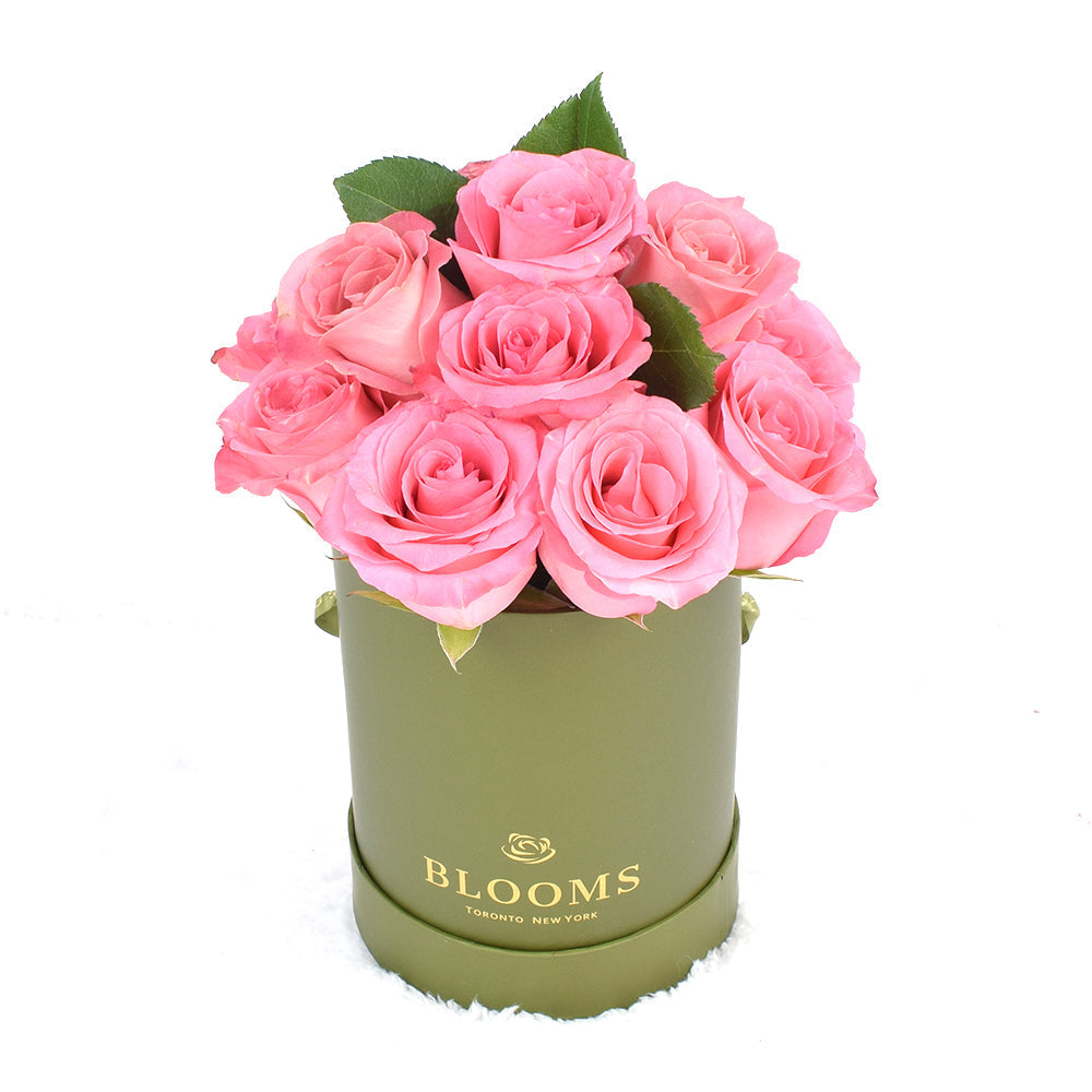Pink Rose Arrangement in Round Green Designer Box – how the gift is presented