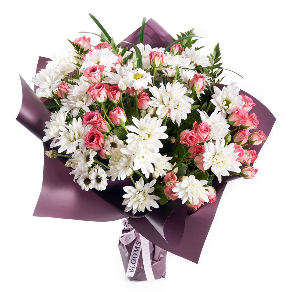 Medium White and Pink Daisies and Spray Roses Bouquet – how the gift is presented