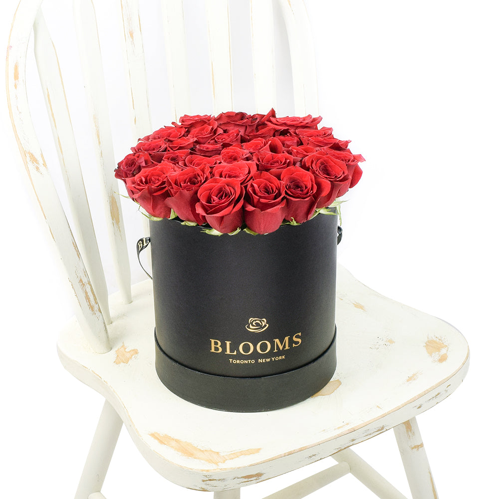 Red Vibrancy Box Rose Set, a flower gift so bright and pretty, you won't be able to take your eyes off it. Los Angeles Delivery