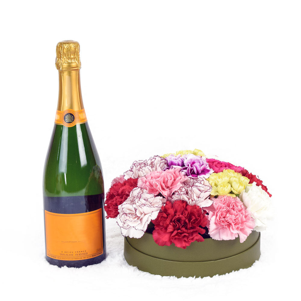 Sparkling Wine and Carnation Gift in Green Designer Hat Box – how the gift is presented