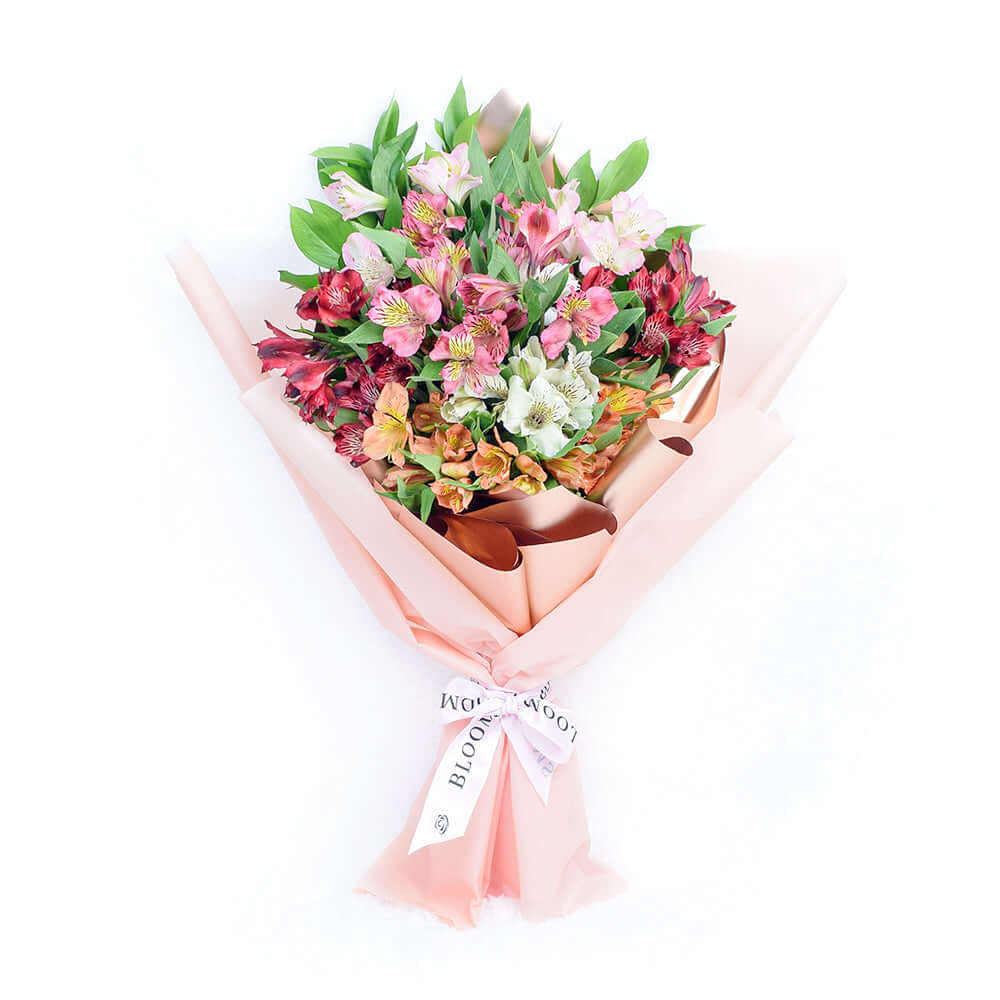 Peruvian Lily Wrap Bouquet – how the gift is presented