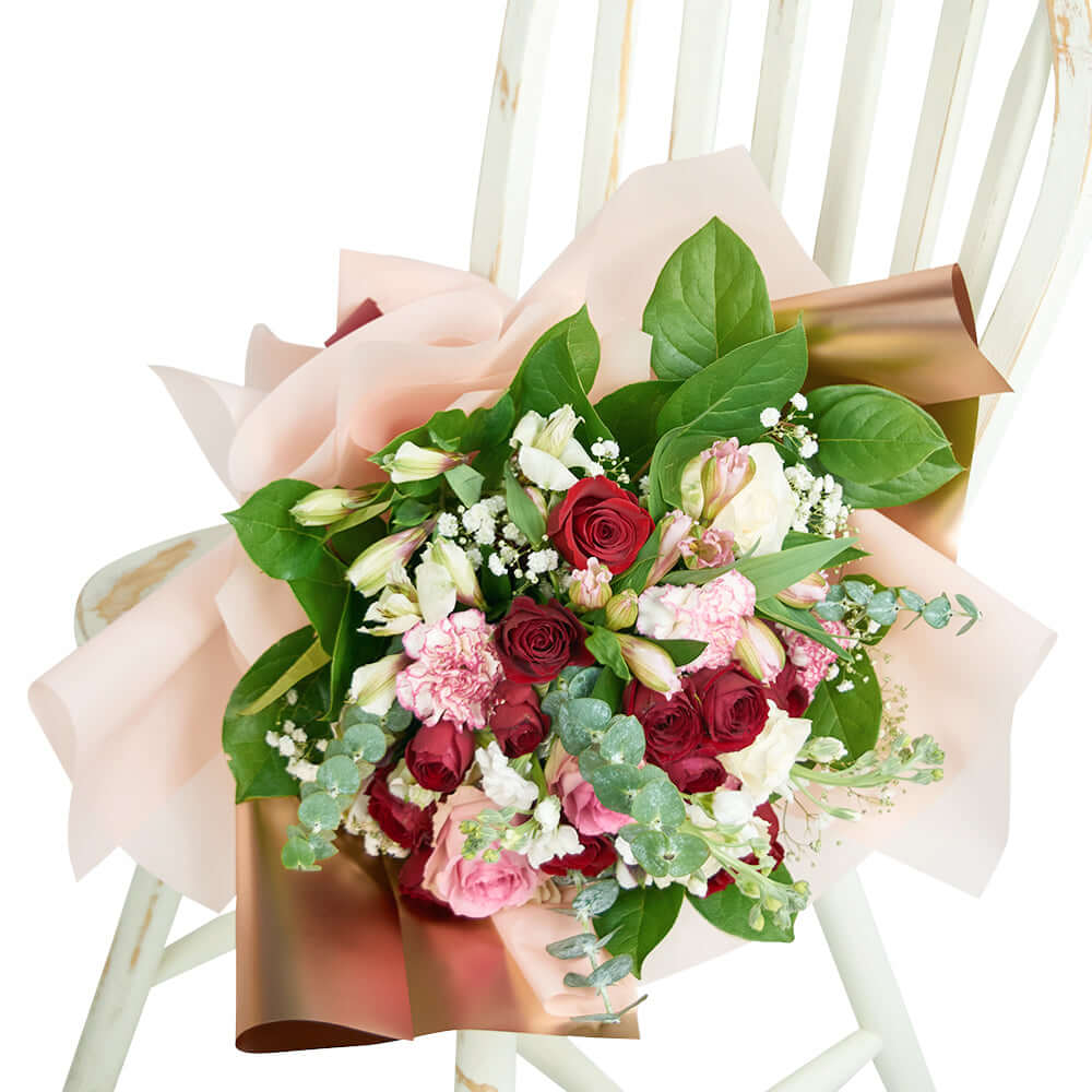 Vintage Elegance Mixed Bouquet. Los Angeles Blooms - Los Angeles Delivery