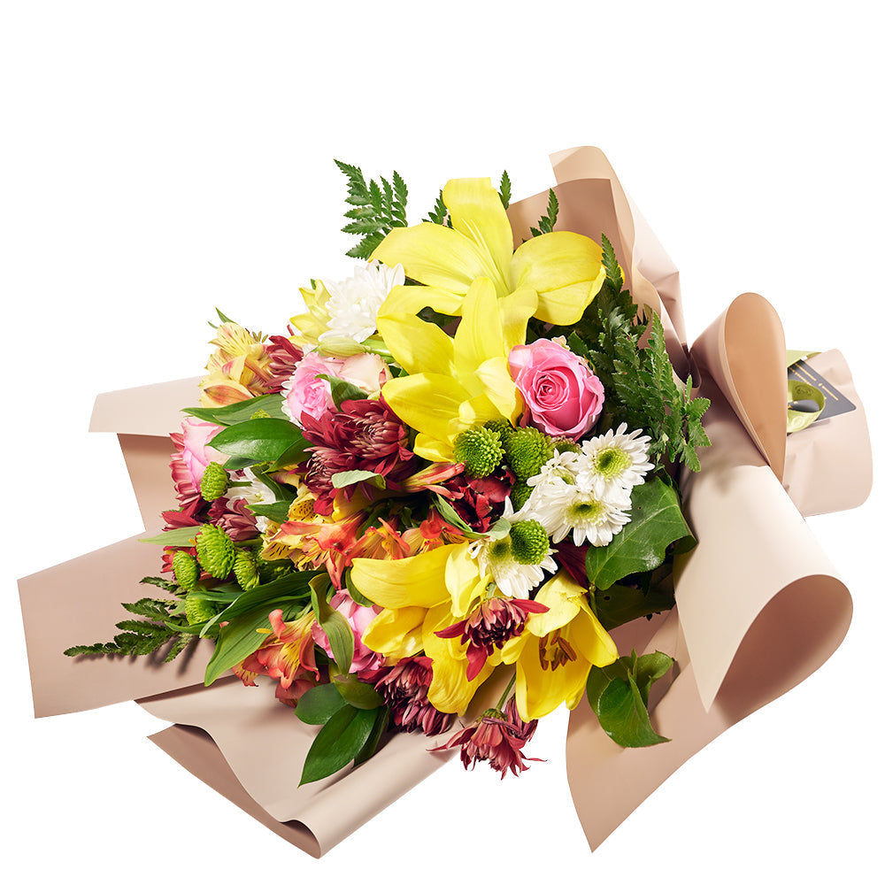 Mixed Floral Bouquet with Peruvian Lilies and Roses – how the gift is presented