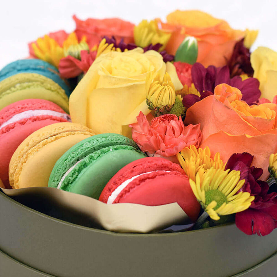 n an array of pleasant hues, the Vintage Rainbow Floral Gourmet Box Set from Los Angeles Blooms is a crowd-pleaser.