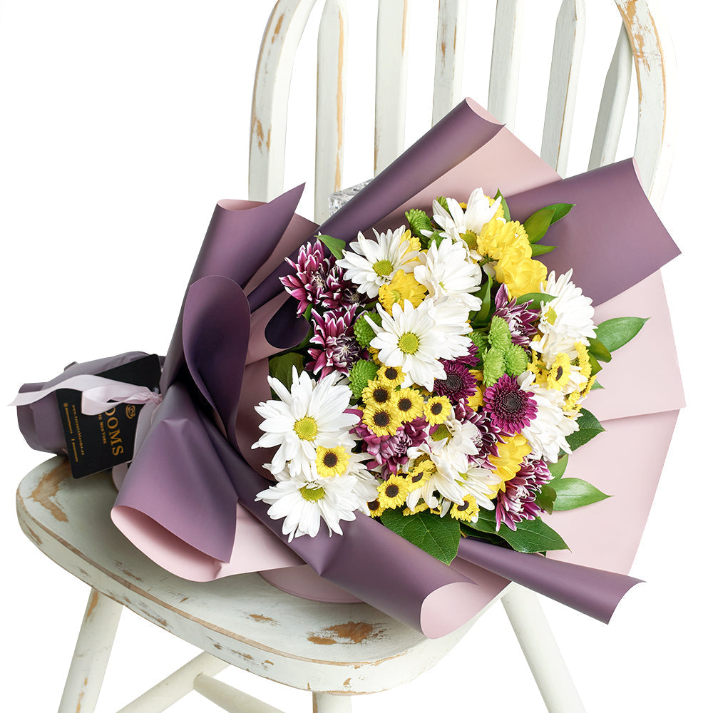 Be A Wildflower Daisy Bouquet from Los Angeles Blooms - Mixed Flower Gift - Los Angeles Delivery.
