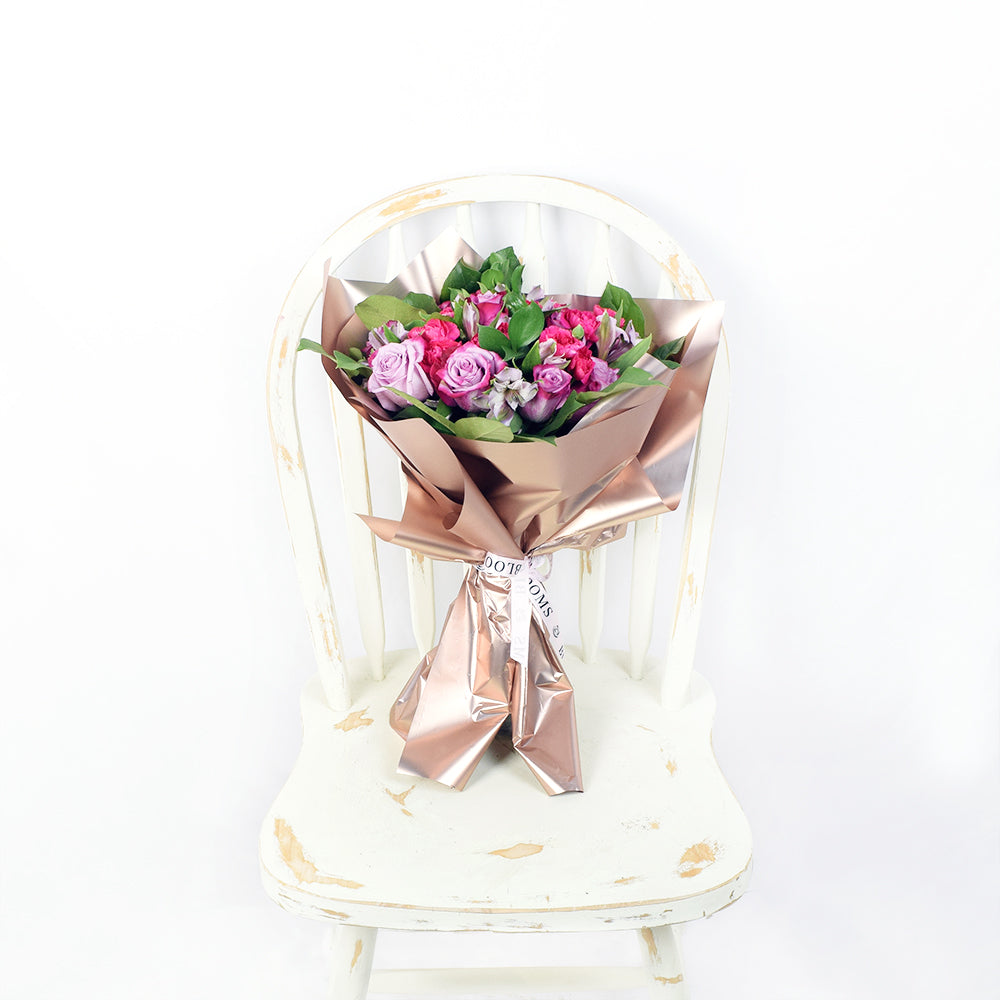 Enchanting Mixed Rose Bouquet from Los Angeles Blooms - Flower Gift - Los Angeles Delivery.