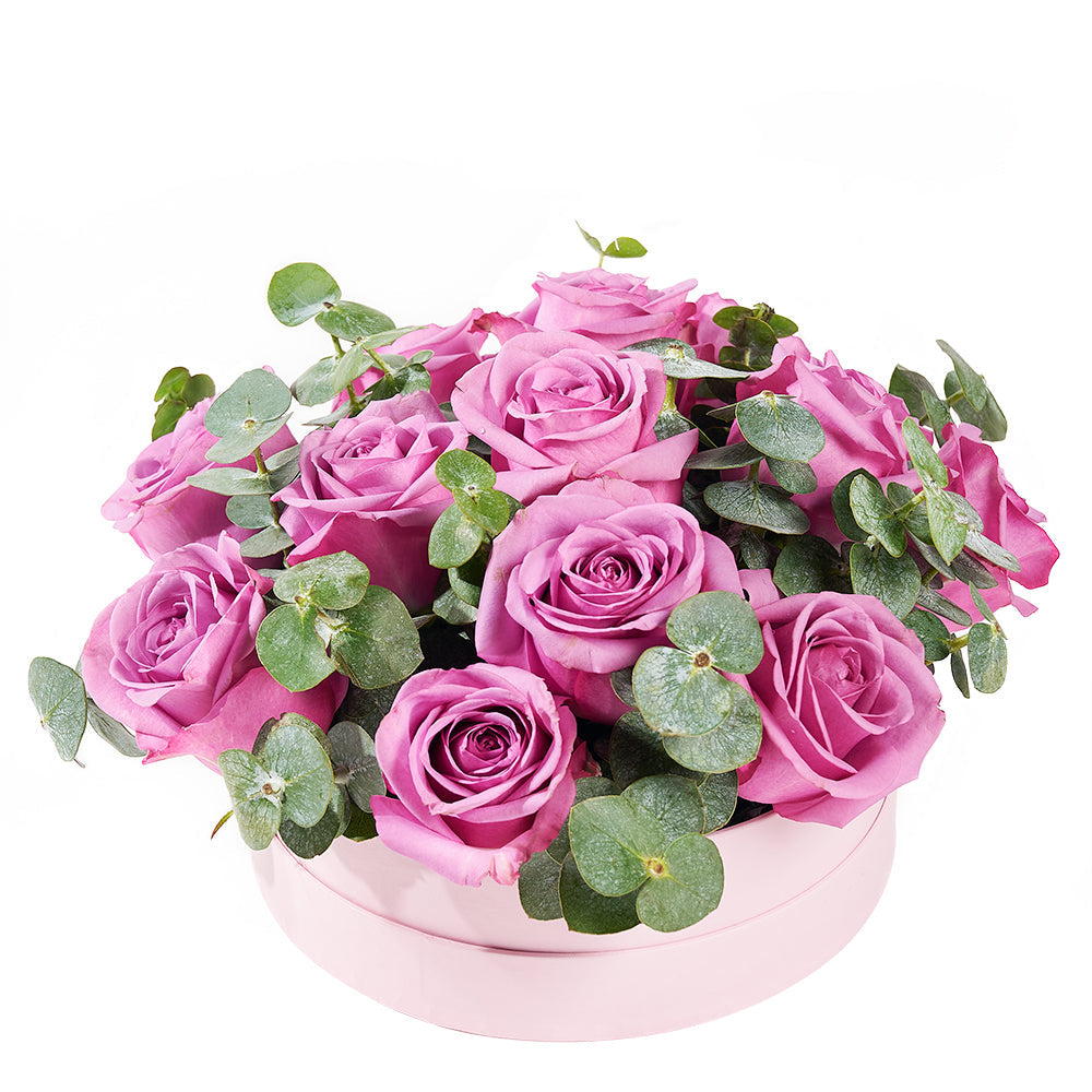 Flower Arrangement with Purple Roses – how the gift is presented