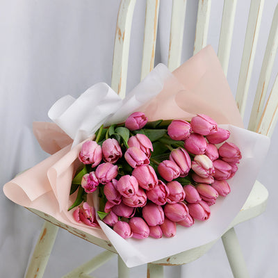 In dreamy pink tones, the Pink Paradise Tulip Bouquet is every girl's favourite! Los Angeles Delivery
