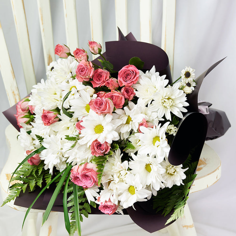 Pure and Pristine Daisy Bouquet - Gift Delivery - Los Angeles Blooms