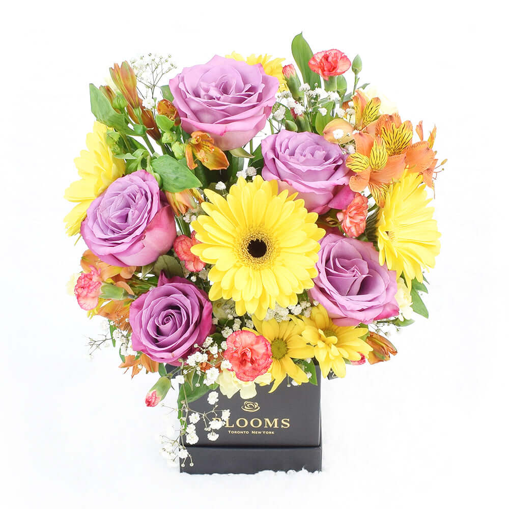 Multi-Hued Flower Hat Box – how the gift is presented